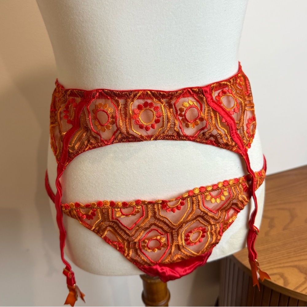 STUDIO PIA ARETHA Silk & Tulle Red Suspender Garter Belt M, NWOT